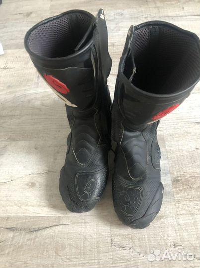 Продам мото ботинки