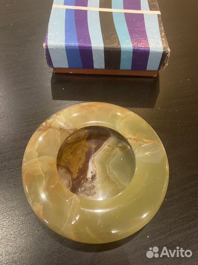 Пепельница новая из оникса