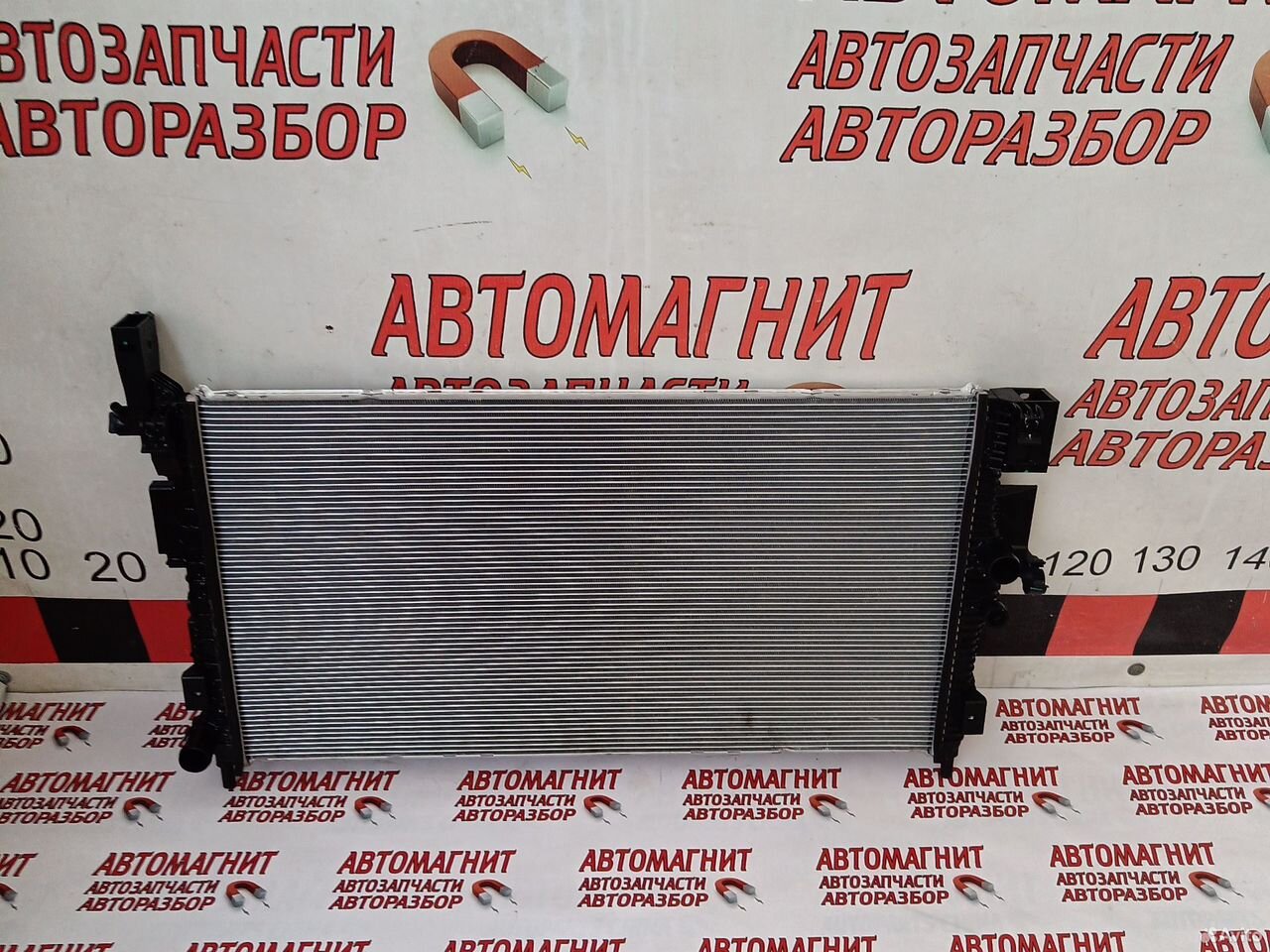 Радиатор охлаждения двигателя Lixiang L7