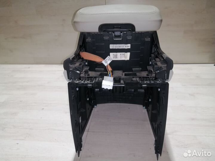 Подлокотник Kia Carnival