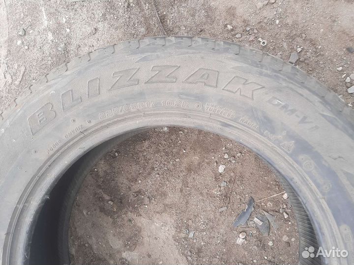 Bridgestone Blizzak DM-V1 225/65 R17 102R
