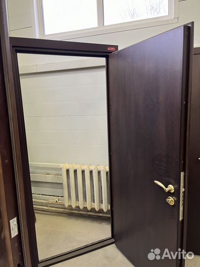 Дверь входная металлическая уличная