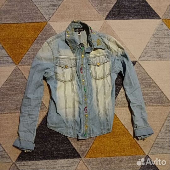 Джинсовая рубашка