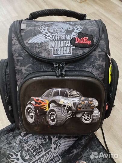 Рюкзак (портфель) школьный