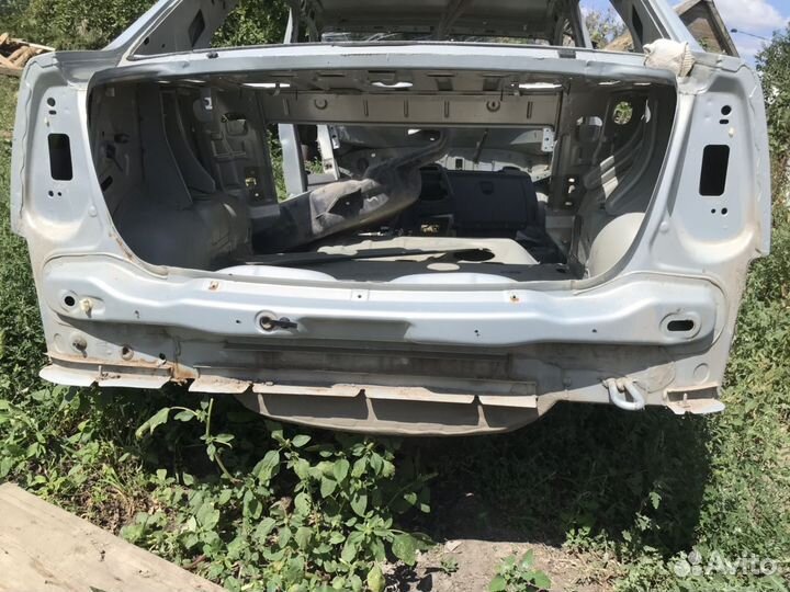 Панель задка Рено Логан 1