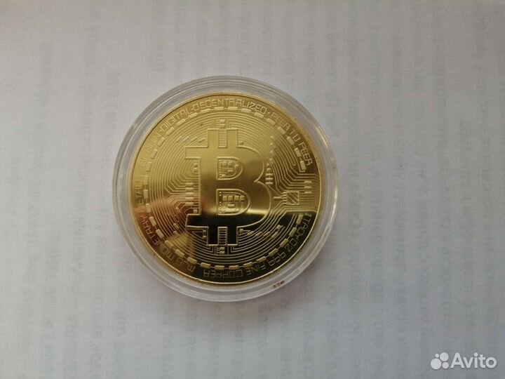 Сувенирная монета биткоин