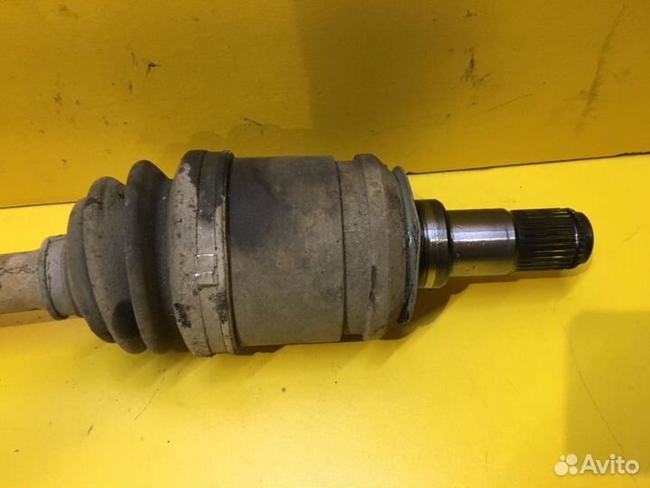 Полуось передняя правая Toyota Hilux Surf N210 200