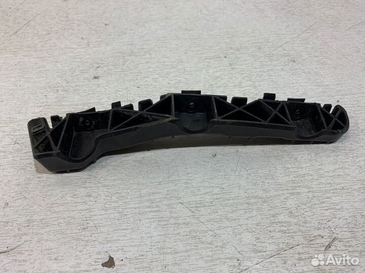 Кронштейн бампера задний левый Kia Picanto 3 C