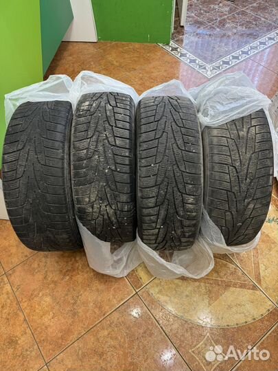 Kumho I'Zen Stud Snow KW11 215/55 R17