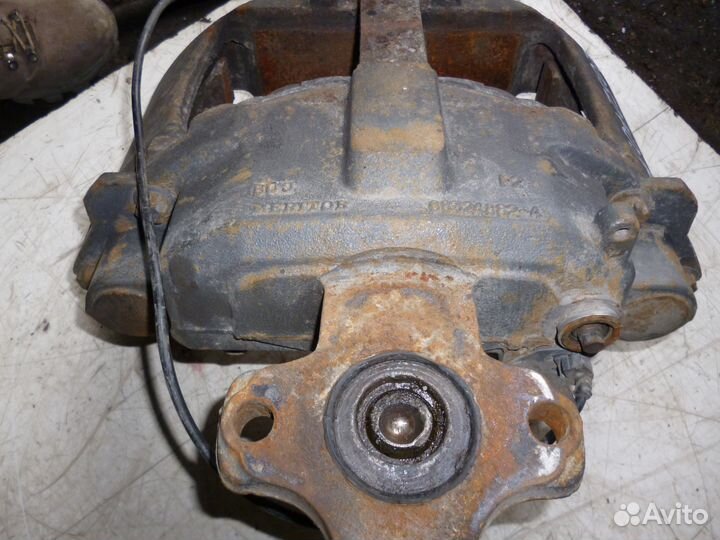 Суппорт тормозной передний правый volvo