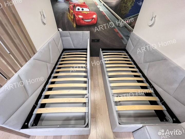 Мягкая кровать с подъемным механизмом