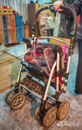 Прогулочная коляска