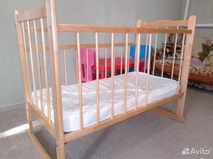 Детская кроватка