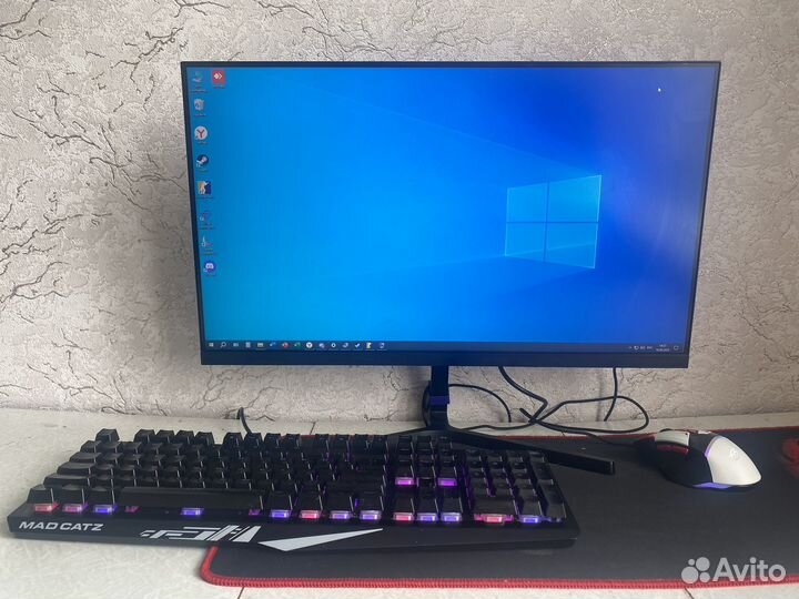 Игровой системный блок с монитором