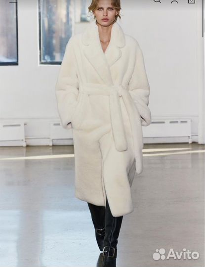 Шуба пальто Zara белая топ