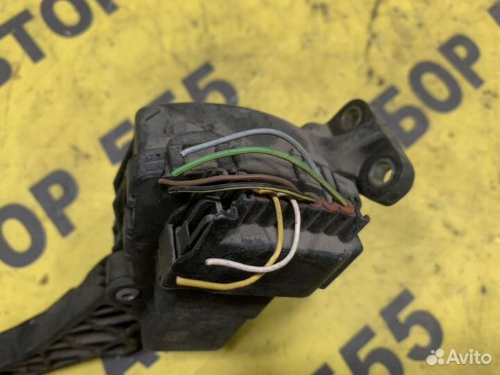 Педаль газа Ford Focus 2