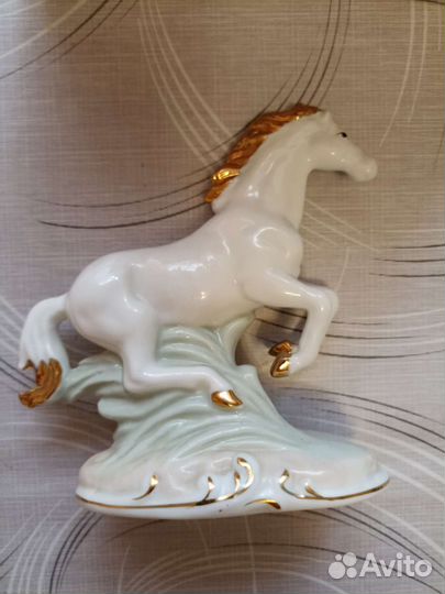 Статуэтки фарфор