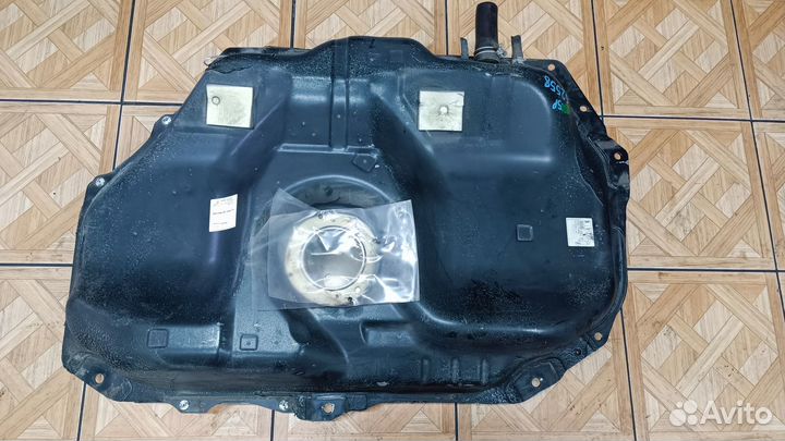 Бензобак BJ седан б/у Familia