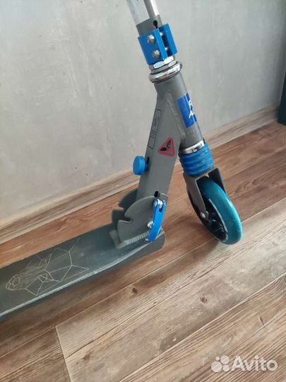Самокат трюковой. 90см