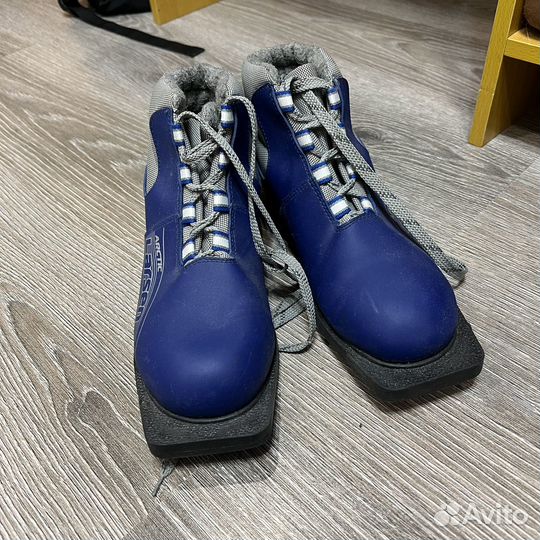 Лыжные ботинки Larsen 41 размер