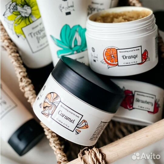 Обновляющий скраб для тела Be Loved Orange