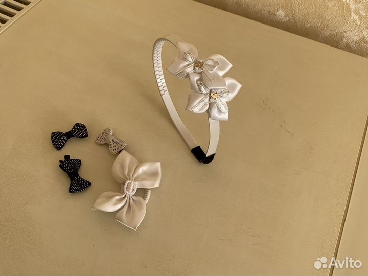 Школьные блузки Reserved, бантики на ворот