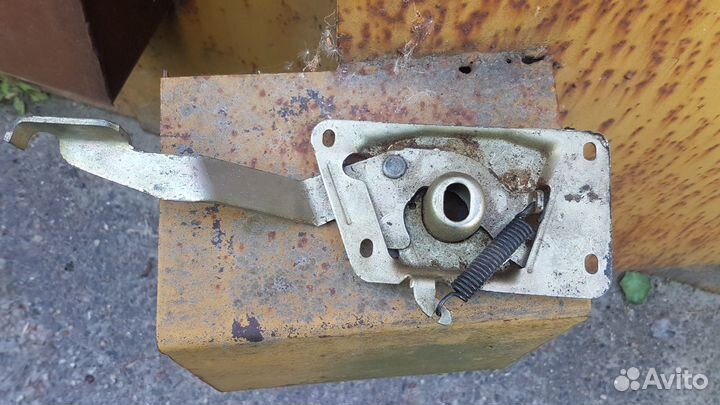 Замок капота ЗИЛ