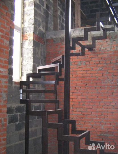 Каркас из метала Лестницы в Коттедж