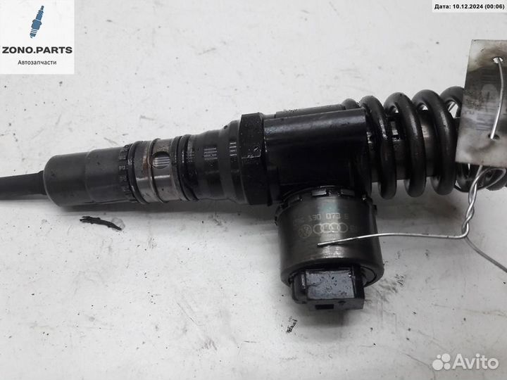 Форсунка топливная 03g130073b на Volkswagen Touran