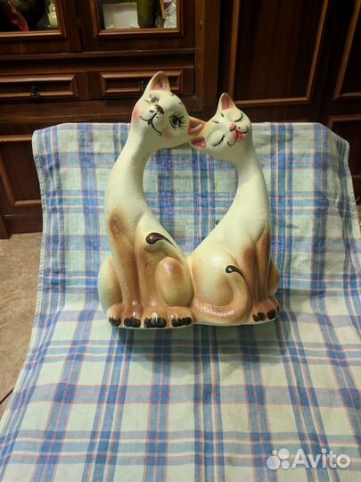 Статуэтка кошка