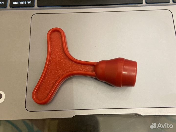 Ключ для легкоатлетических шиповок