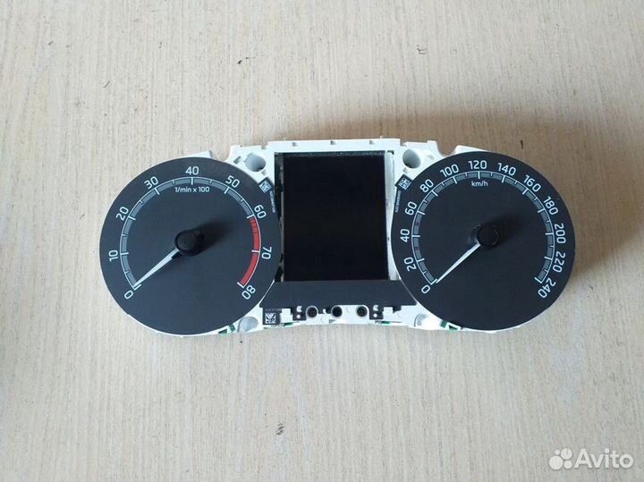 Панель приборов Skoda Rapid 2019 год