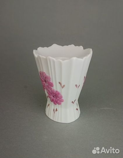 Фарфоровый подсвечник