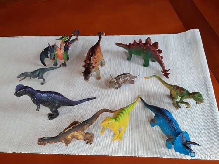 Фирменные динозавры пакетом