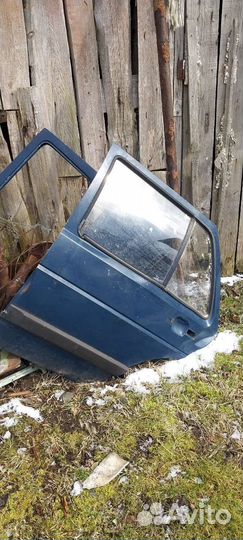 Задняя левая дверь volkswagen golf 2