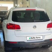 Volkswagen Tiguan 2.0 AT, 2012, битый, 145 000 км, с пробегом, цена 1 490 000 руб.