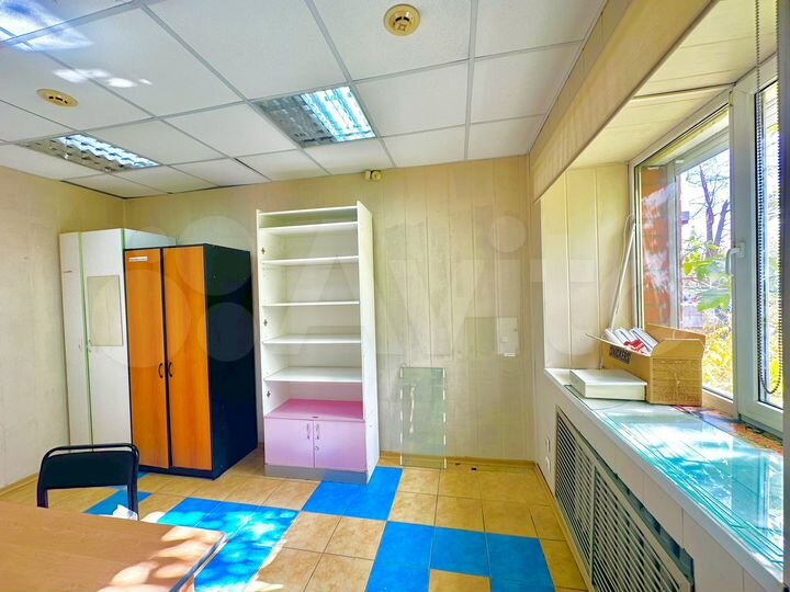 Первый этаж, отдельный вход, 72м2