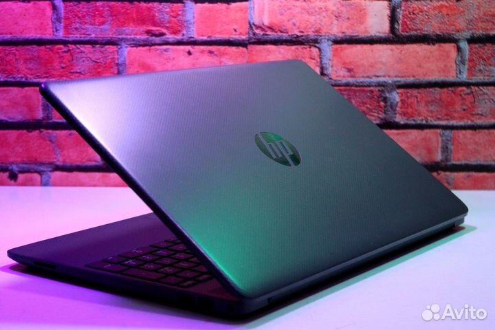 Современный ноутбук HP на Core i5