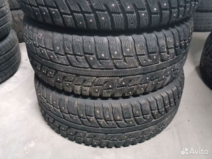 Kumho I'Zen KW22 215/60 R16