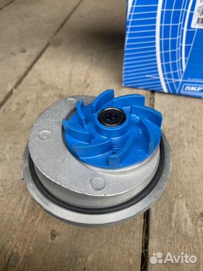 Водяная помпа Chevrolet SKF
