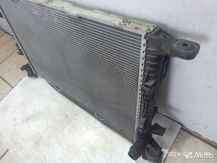Радиатор охлаждения двигателя Audi A4 A7 A6