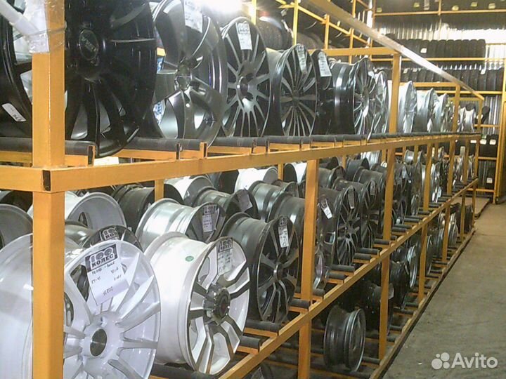 Viatti Strada Asimmetrico V-130 205/55 R16