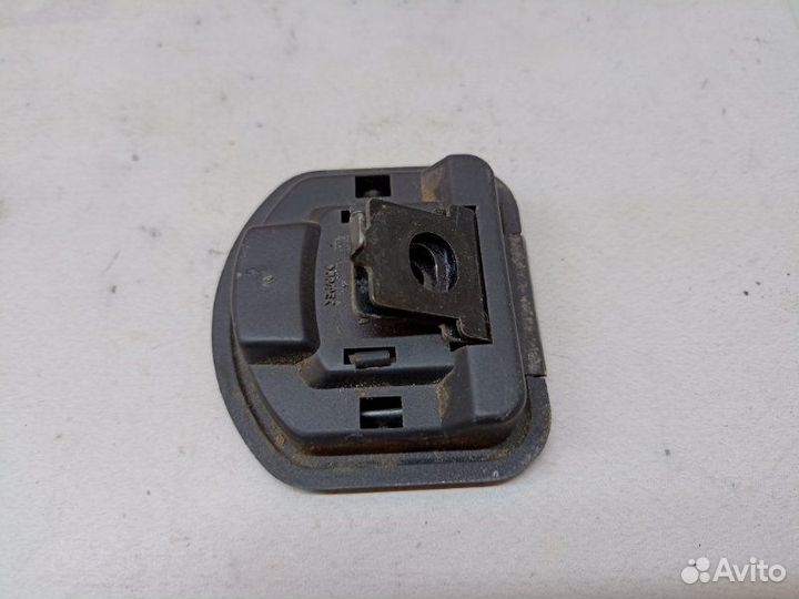 Крепление багажника Toyota Avensis ZZT251 1ZZ-FE