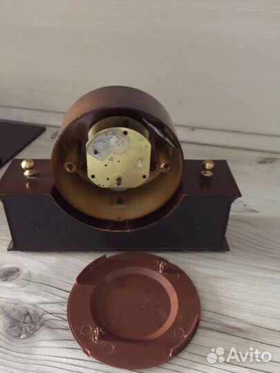 Часы настольные, механические Весна