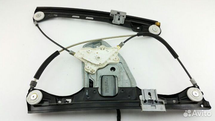 Стеклоподъемник передний левый Mercedes C-Class