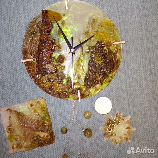 Часы - амулет настенные 