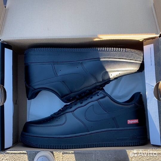 Nike air force 1 supreme black