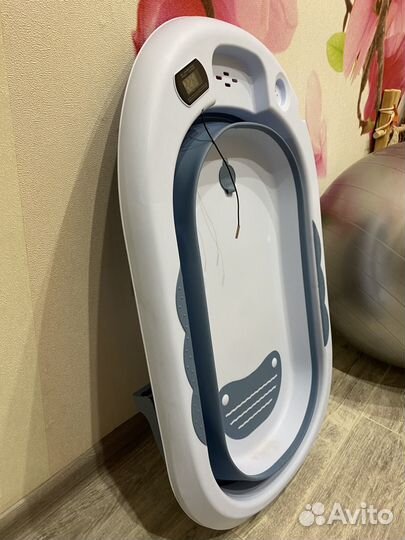 Детская ванночка для купания с термометром