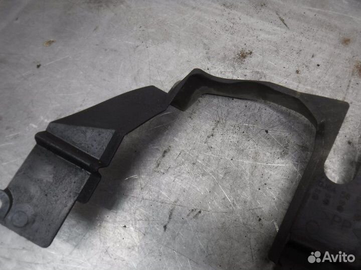 Пыльник двигателя передний левый Mazda 6 L8 2006