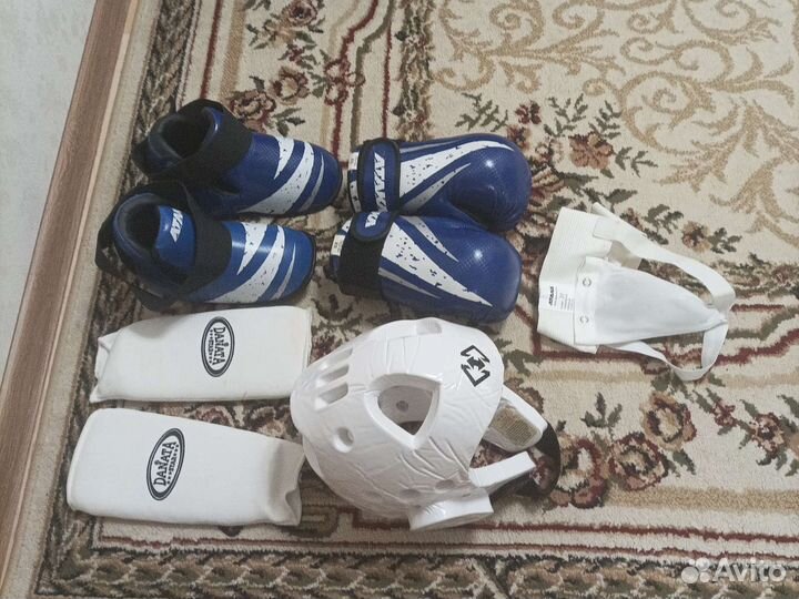 Шлем, защита на ноги для тхэквондо xs